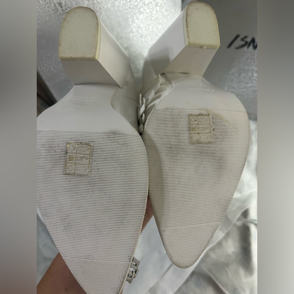 White fringed boots size 8 - Picture 4 of 5